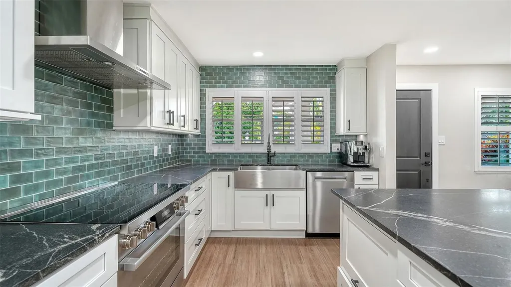 602 Buttonwood Drive Longboat Key FL 34228