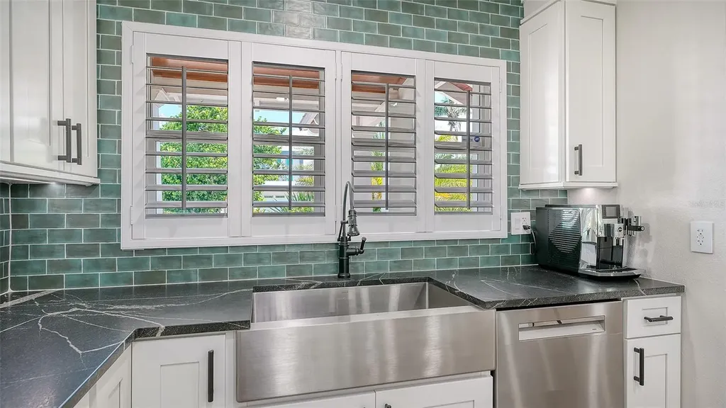 602 Buttonwood Drive Longboat Key FL 34228