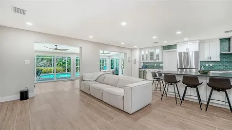 602 Buttonwood Drive Longboat Key FL 34228