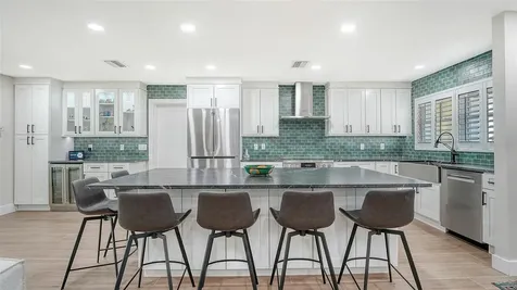 602 Buttonwood Drive Longboat Key FL 34228