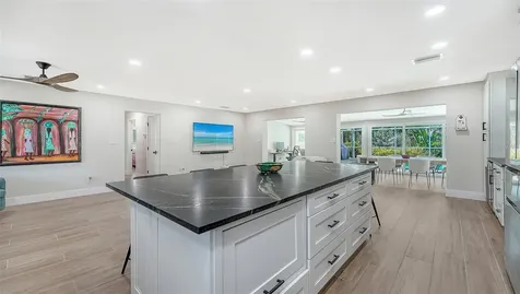 602 Buttonwood Drive Longboat Key FL 34228
