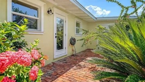 602 Buttonwood Drive Longboat Key FL 34228