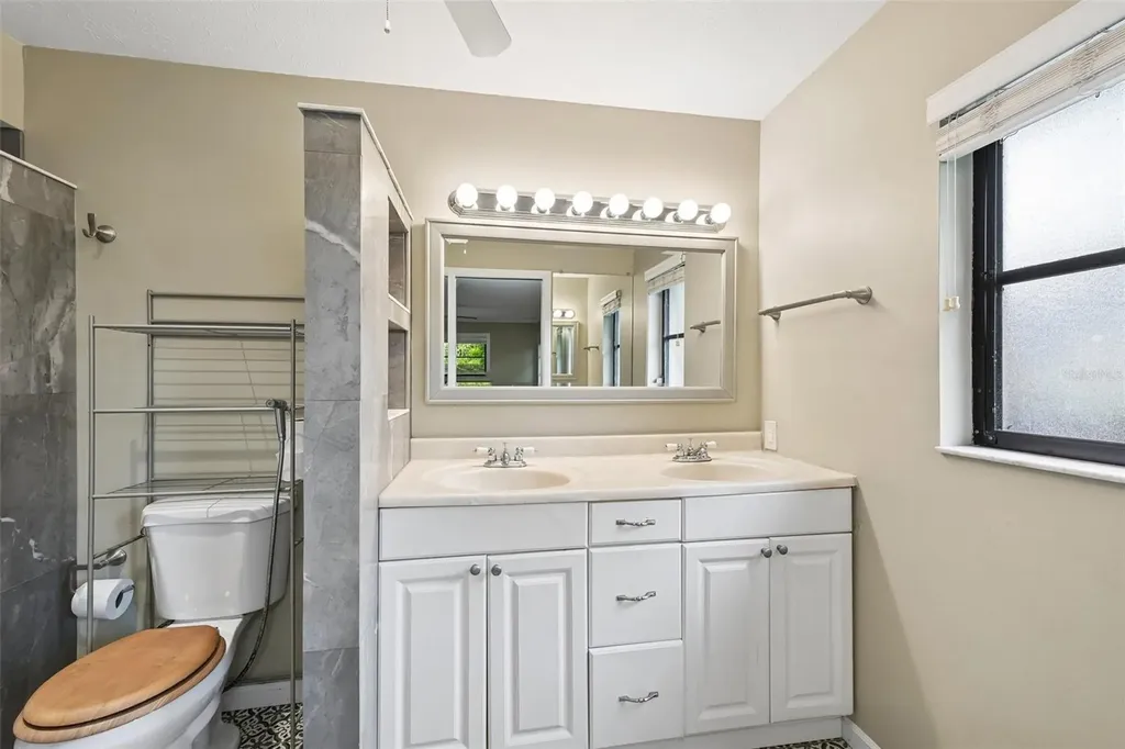 4873 Huntleigh Drive Sarasota FL 34233