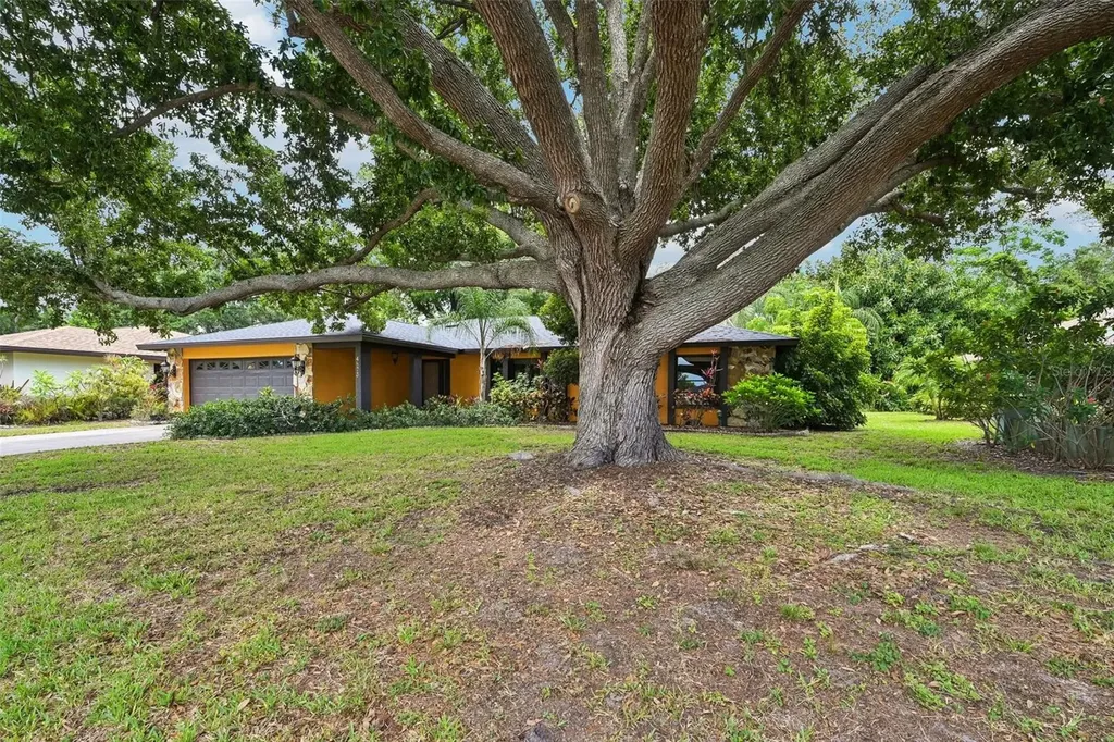 4873 Huntleigh Drive Sarasota FL 34233