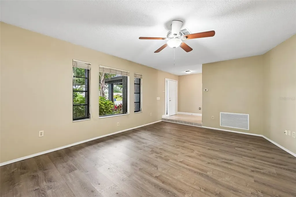 4873 Huntleigh Drive Sarasota FL 34233