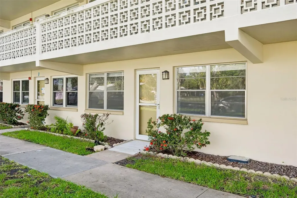 8101 11th Street N St Petersburg FL 33702