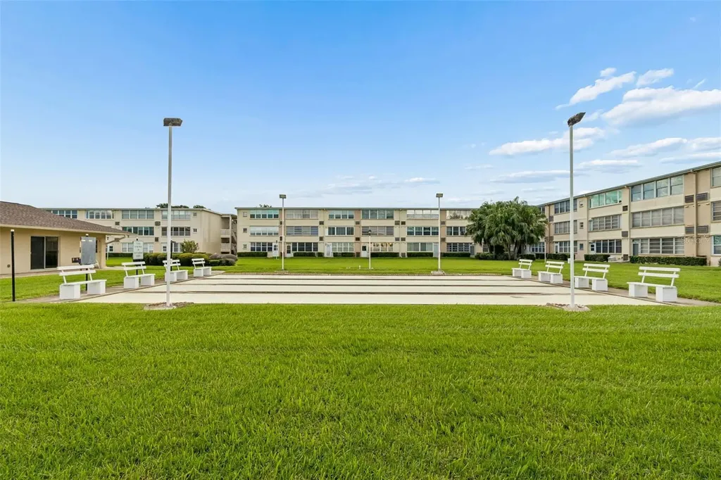 8101 11th Street N St Petersburg FL 33702