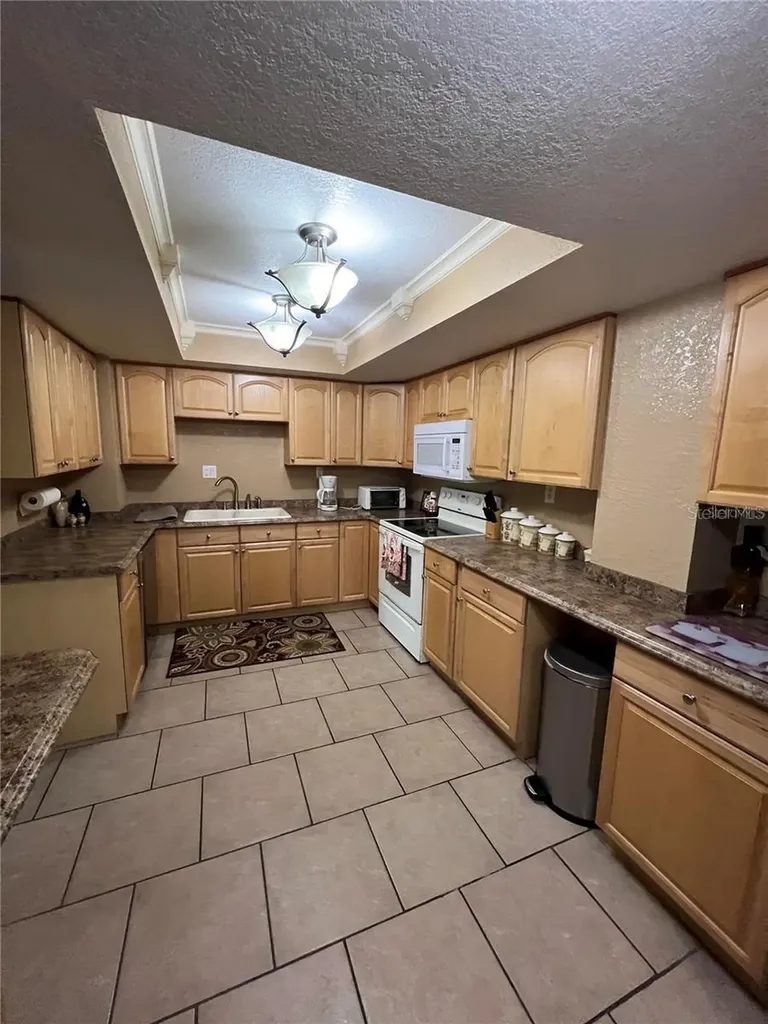 400 Island Way Clearwater Beach FL 33767