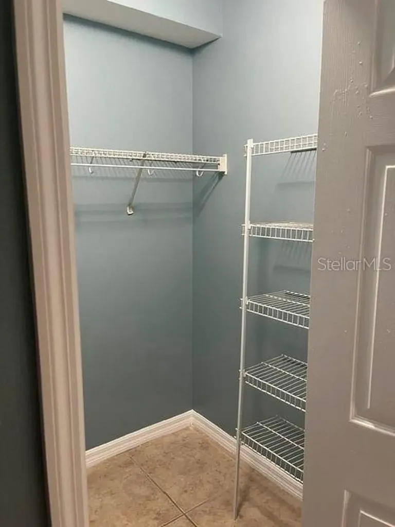 495 Las Cortes Lane Orlando FL 32824