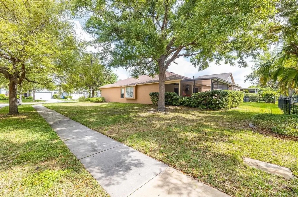 15534 Martinmeadow Drive Lithia FL 33547