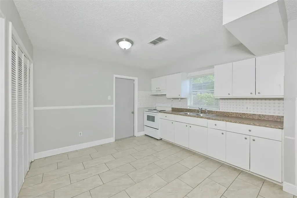 15616 Avalon Avenue Clearwater FL 33760