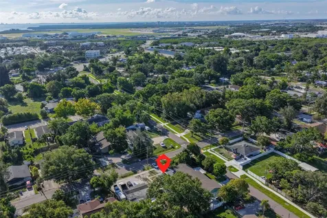 15616 Avalon Avenue Clearwater FL 33760