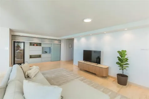 59 Kings Court San Juan PR 00912