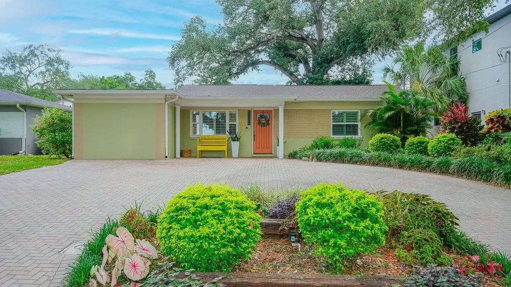 3207 W Nassau Street Tampa FL 33607
