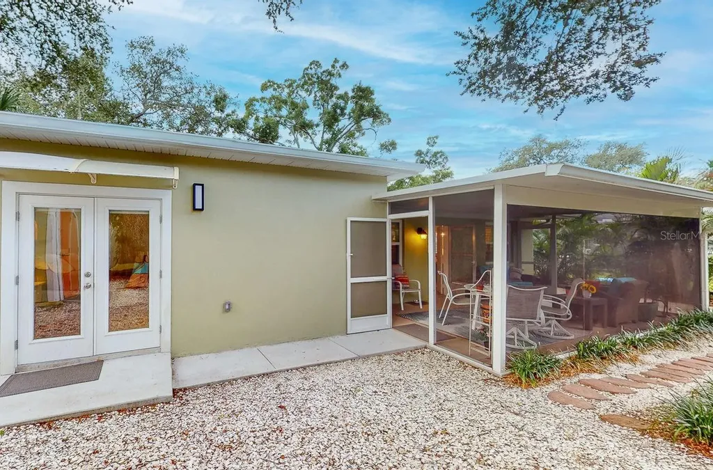 3207 W Nassau Street Tampa FL 33607