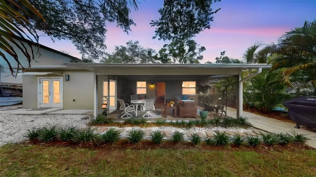 3207 W Nassau Street Tampa FL 33607