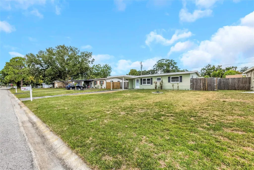 5711 92nd Avenue N Pinellas Park FL 33782