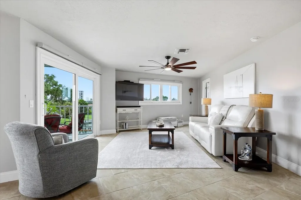 610 Island Way Clearwater Beach FL 33767
