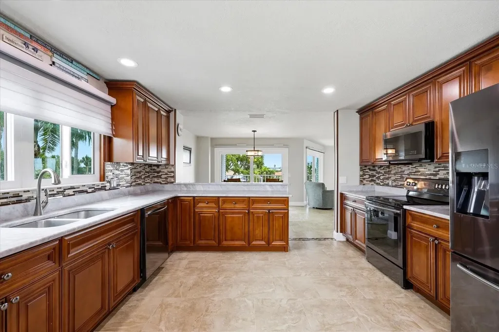 610 Island Way Clearwater Beach FL 33767