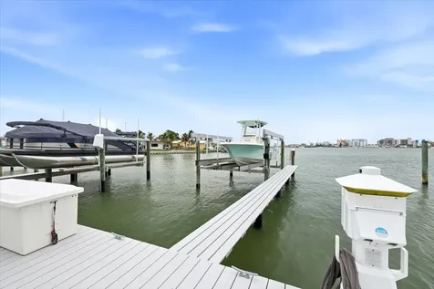 610 Island Way Clearwater Beach FL 33767