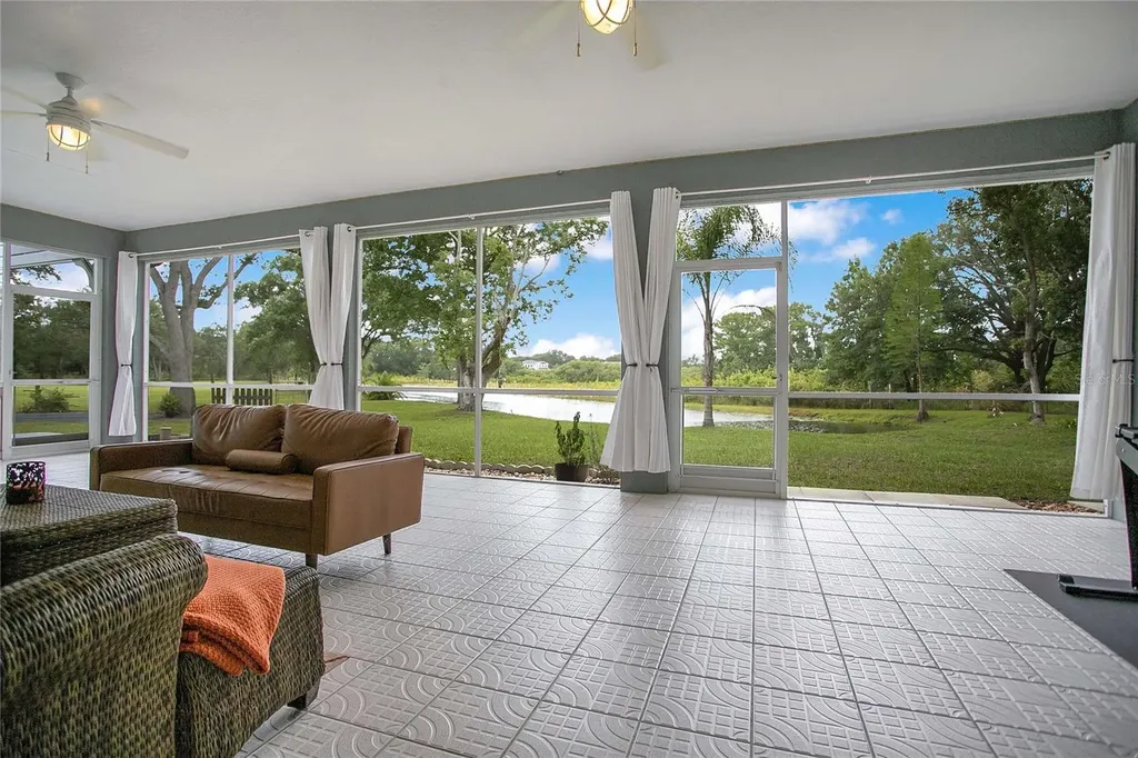 19616 Livingston Avenue Lutz FL 33559