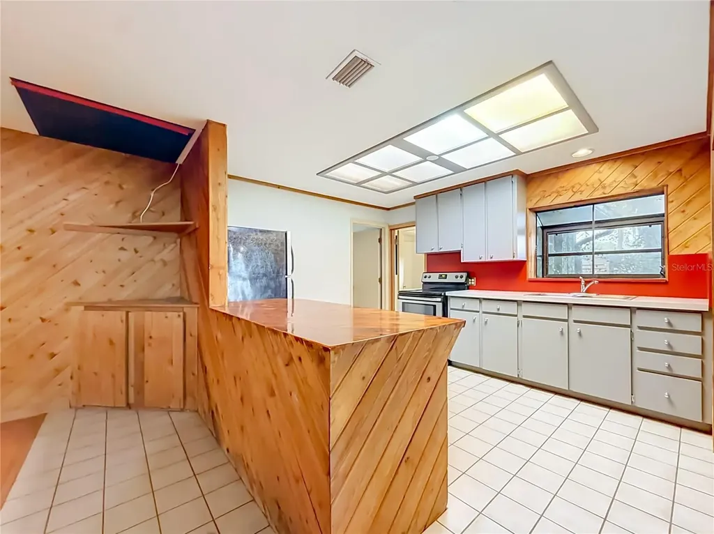 8980 E Devilsneck Road Floral City FL 34436