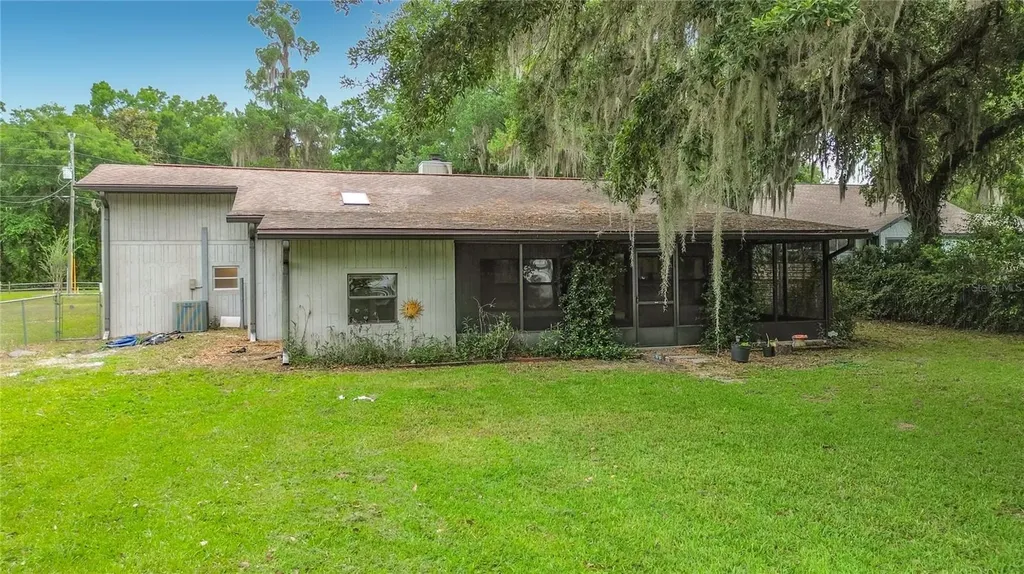 8980 E Devilsneck Road Floral City FL 34436