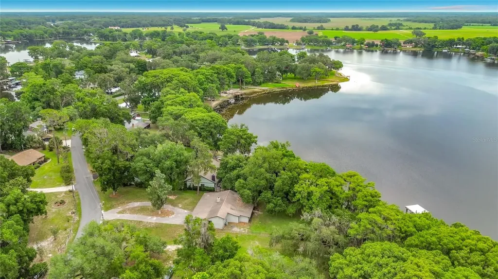 8980 E Devilsneck Road Floral City FL 34436