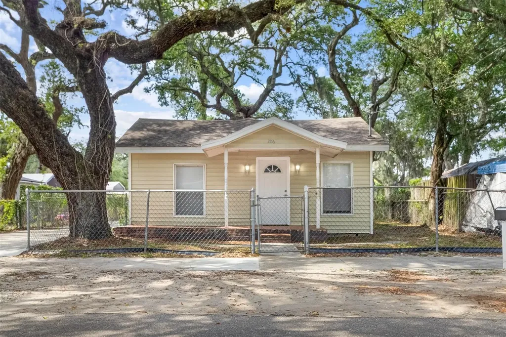 2116 E Ellicott Street Tampa FL 33610