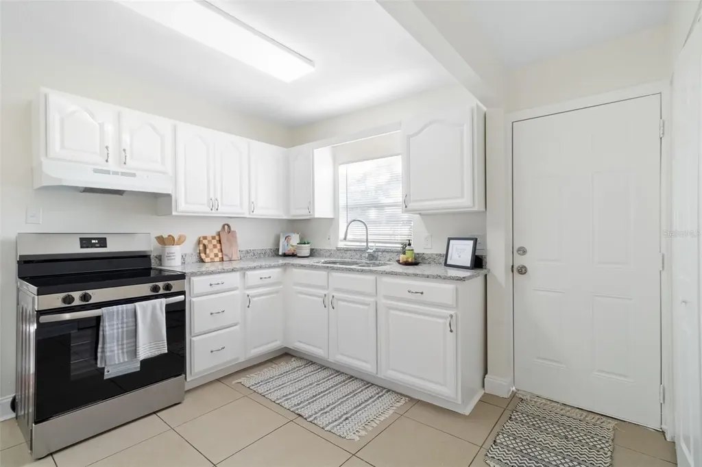 2116 E Ellicott Street Tampa FL 33610