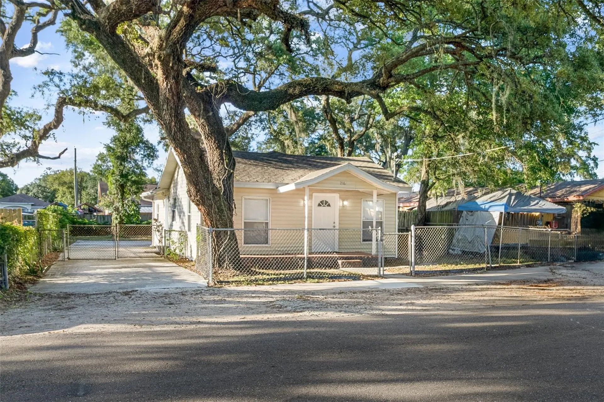 2116 E Ellicott Street Tampa FL 33610