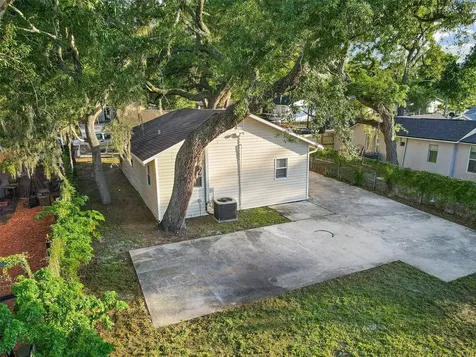 2116 E Ellicott Street Tampa FL 33610