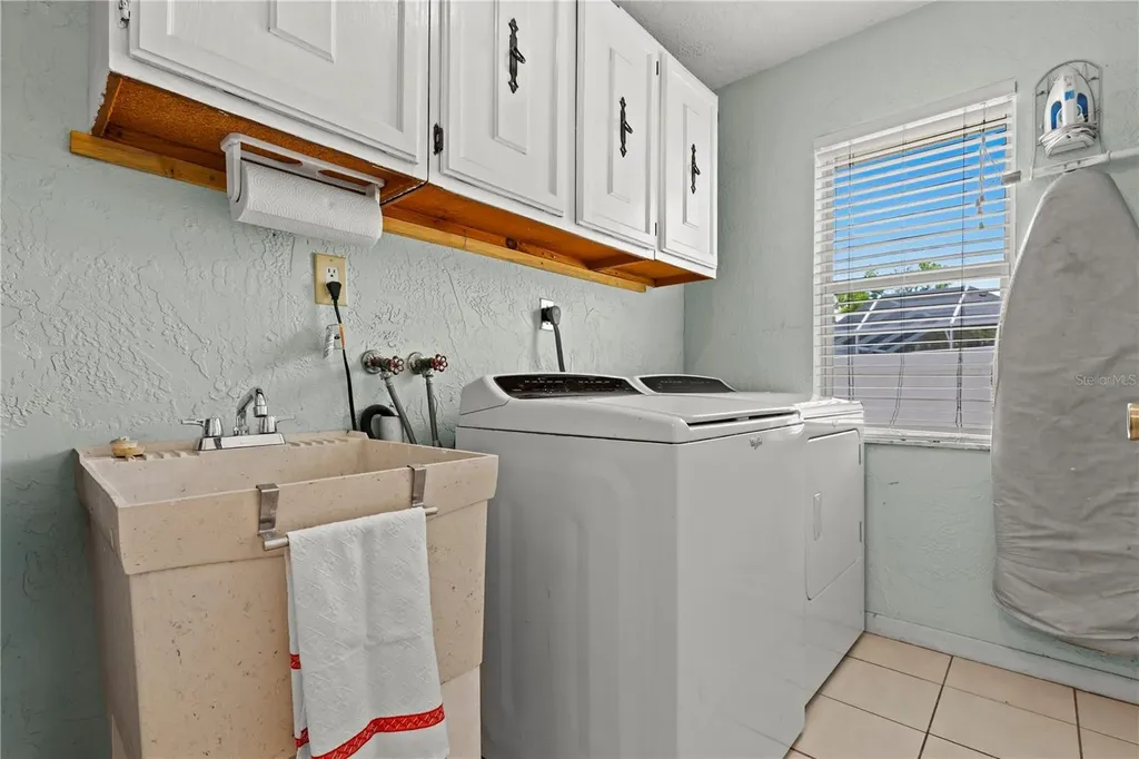 3153 Carlos Drive Dunedin FL 34698