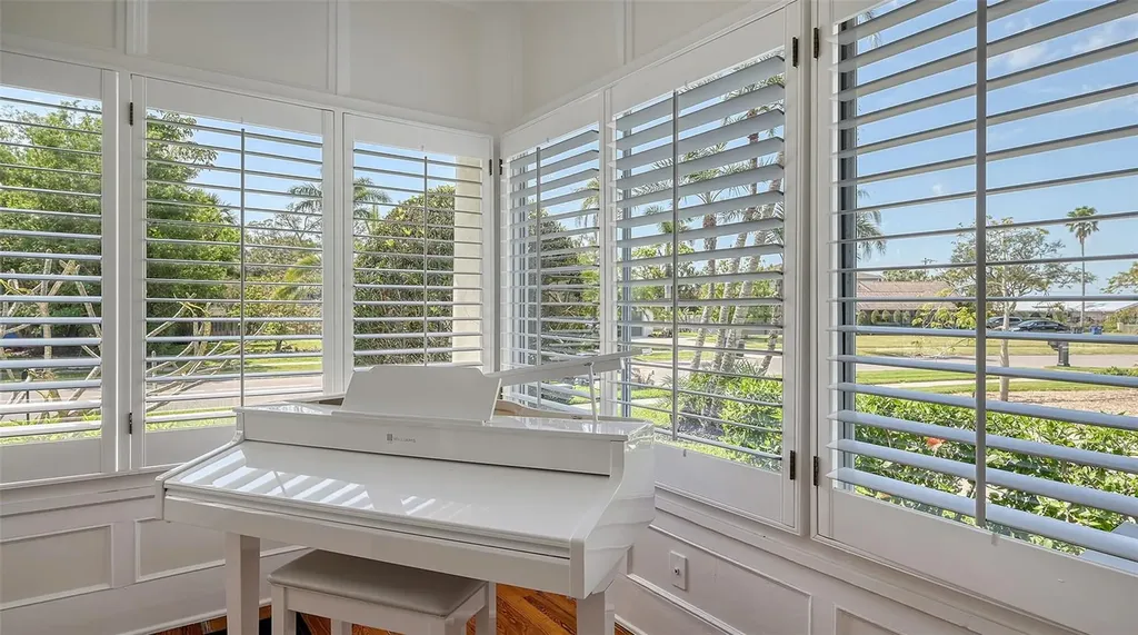 7715 Westmoreland Drive Sarasota FL 34243