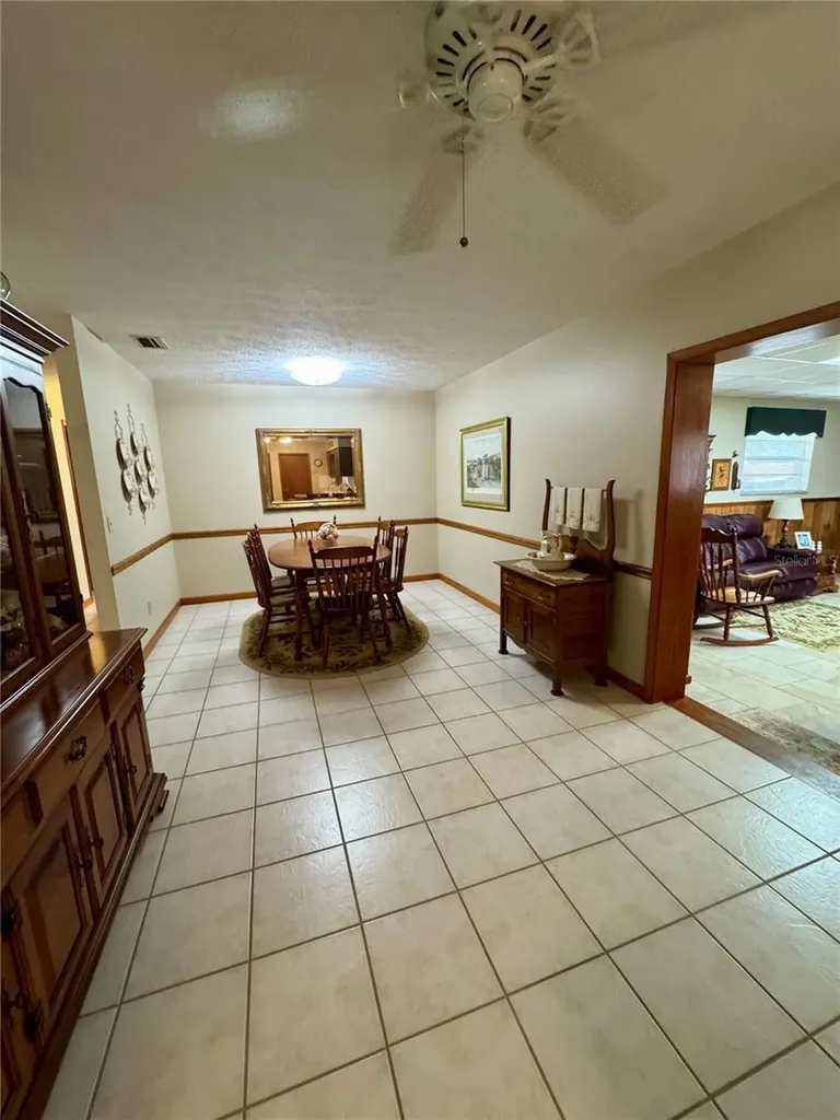 827 Strawberry Lane Brandon FL 33511