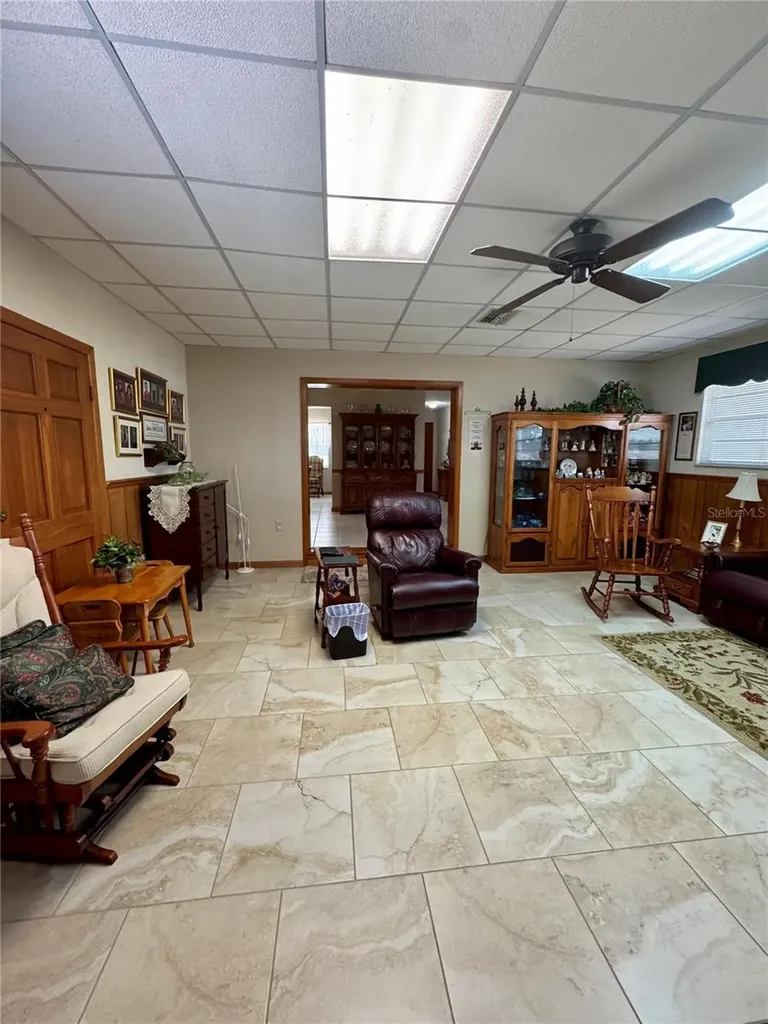 827 Strawberry Lane Brandon FL 33511