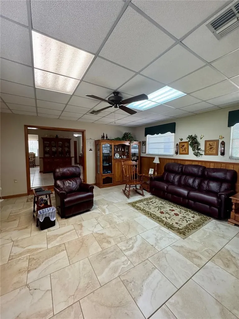 827 Strawberry Lane Brandon FL 33511