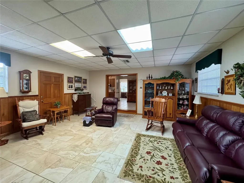 827 Strawberry Lane Brandon FL 33511