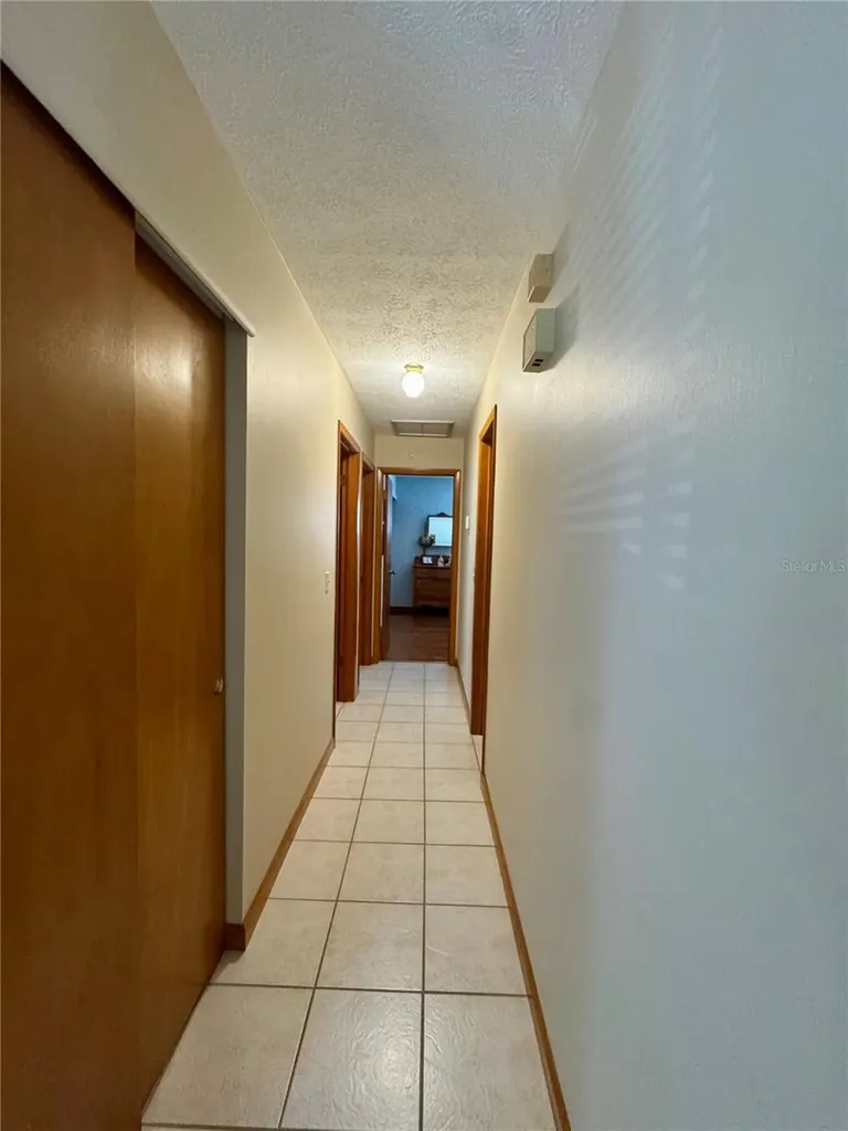 827 Strawberry Lane Brandon FL 33511