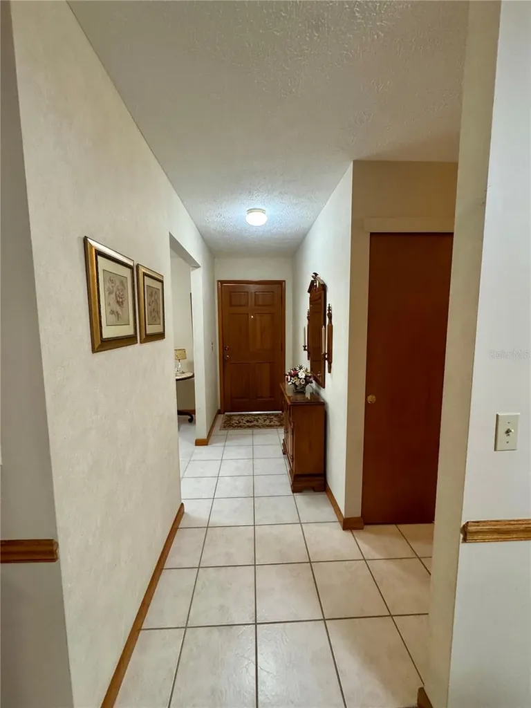 827 Strawberry Lane Brandon FL 33511