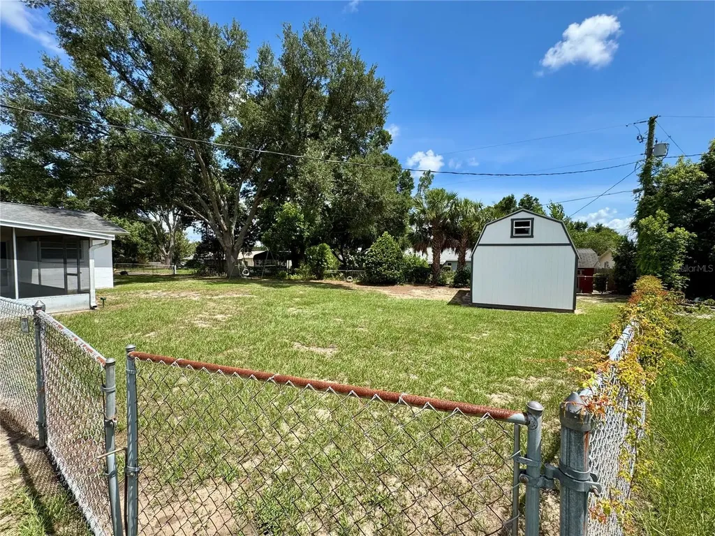 827 Strawberry Lane Brandon FL 33511