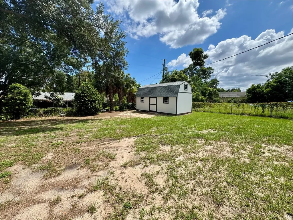 827 Strawberry Lane Brandon FL 33511