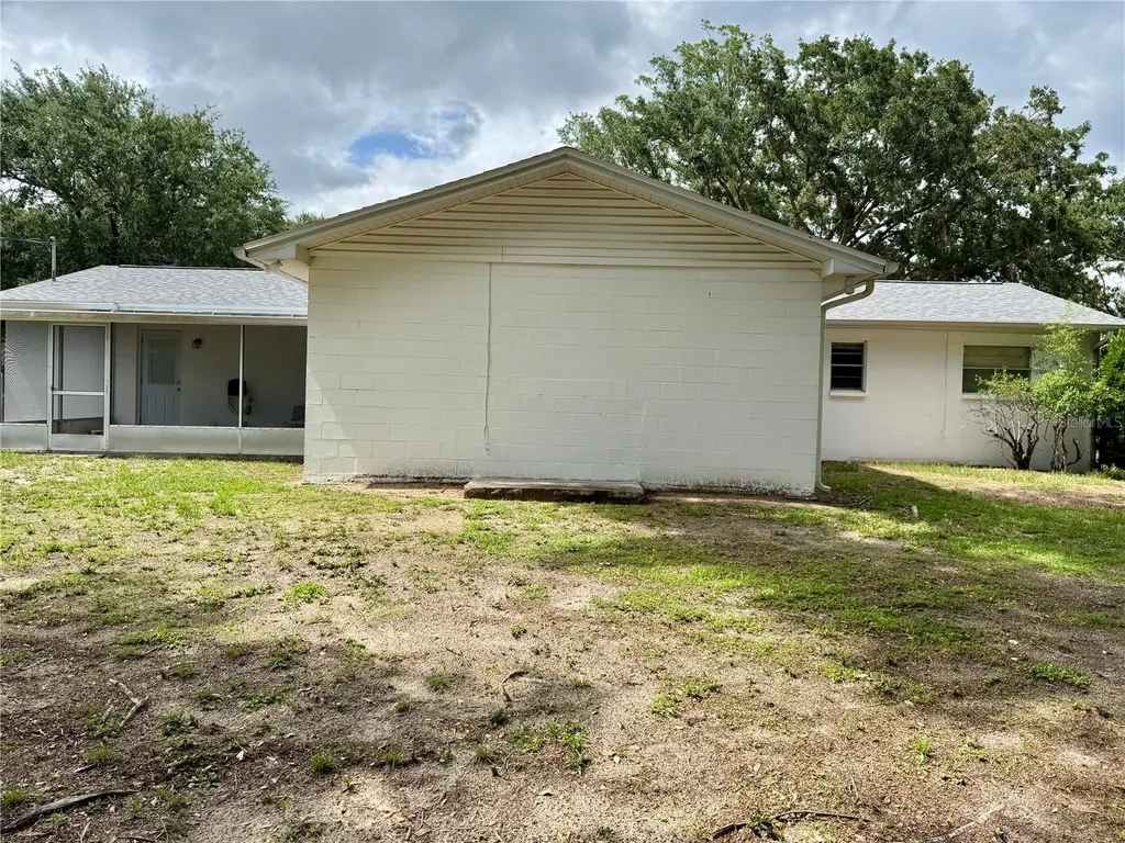 827 Strawberry Lane Brandon FL 33511