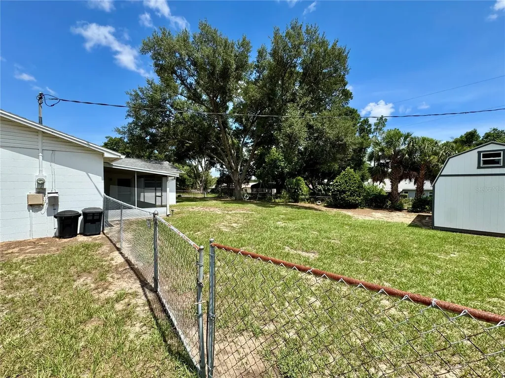 827 Strawberry Lane Brandon FL 33511