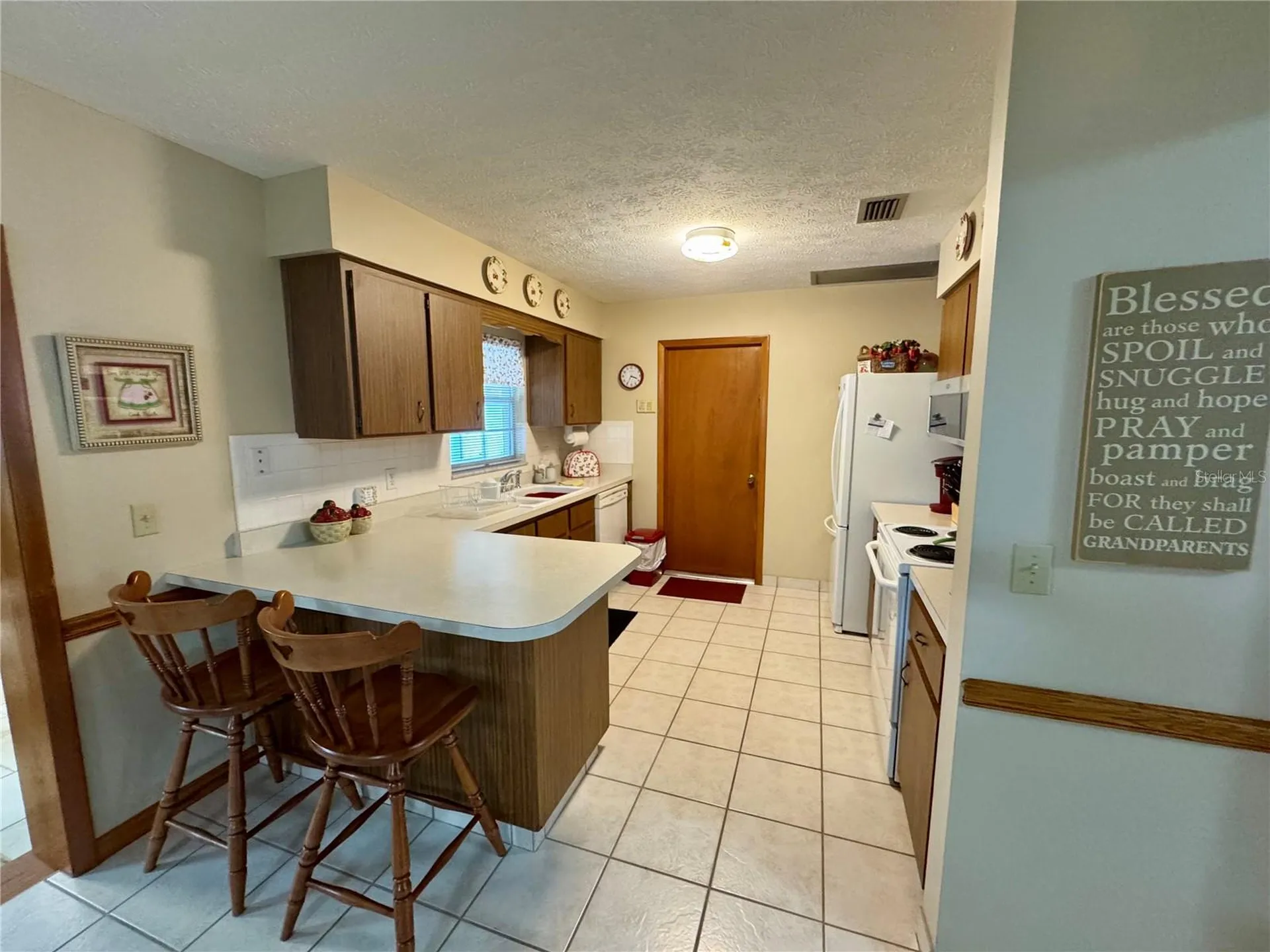827 Strawberry Lane Brandon FL 33511