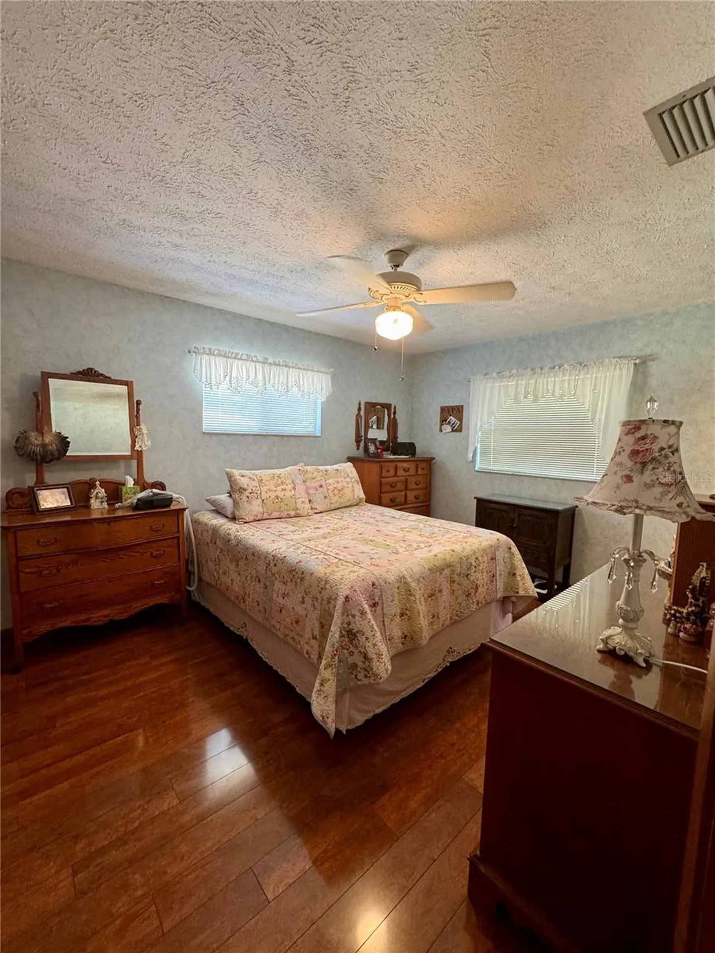 827 Strawberry Lane Brandon FL 33511