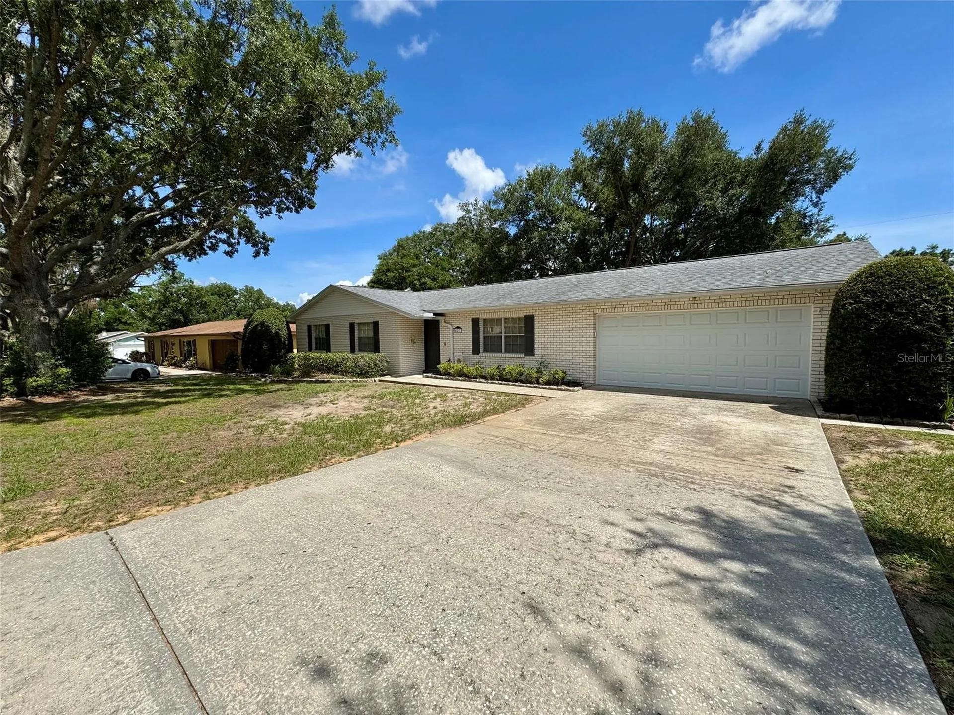 827 Strawberry Lane Brandon FL 33511