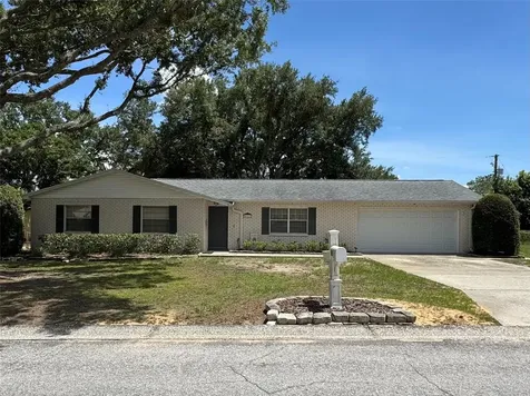827 Strawberry Lane Brandon FL 33511