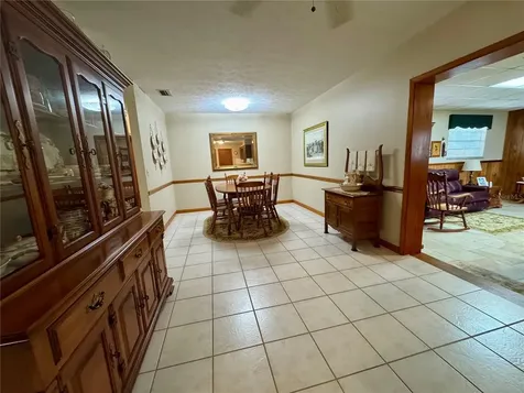 827 Strawberry Lane Brandon FL 33511