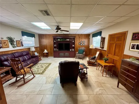 827 Strawberry Lane Brandon FL 33511